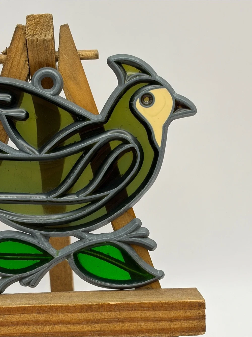 Vintage Resin Sun Catcher Hanging Ornament Green Bird on Branch/Perch 3.5”